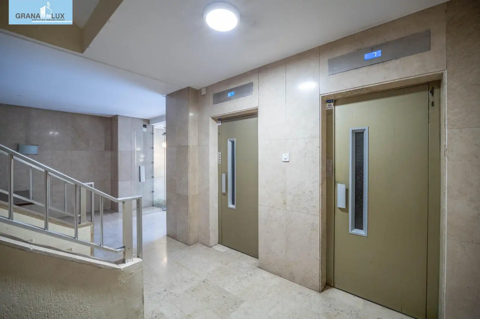 Piso en venta en Granada con Terraza y Balcón
