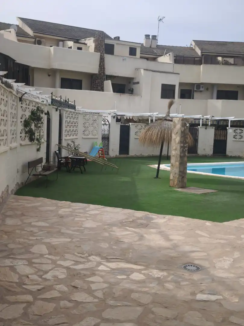 Piscina de Casa adosada en venta en Melilla con Aire acondicionado, Terraza y Trastero