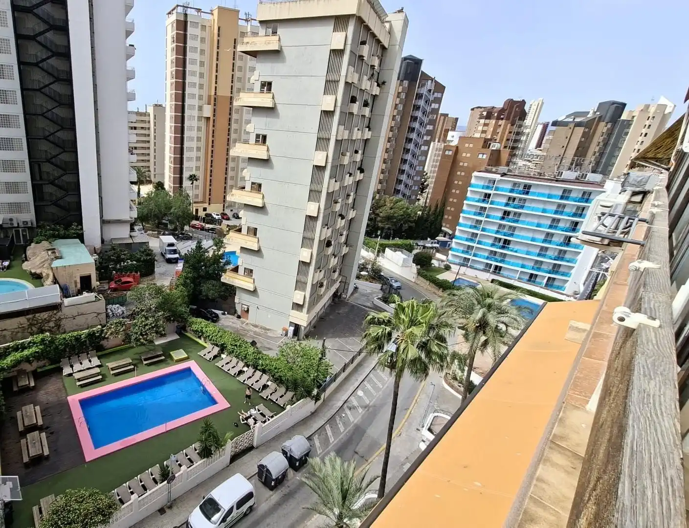 Piscina de Apartamento en venta en Benidorm con Jardín privado, Amueblado y Piscina comunitaria