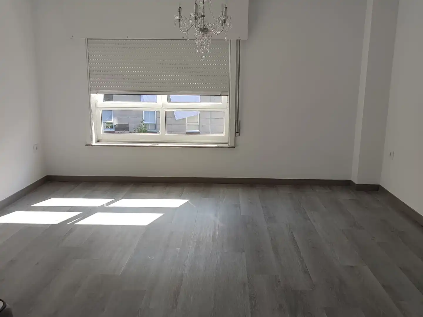 Wohnzimmer von Wohnung zur Miete in Santiago de Compostela  mit Heizung, Abstellraum und Ofen