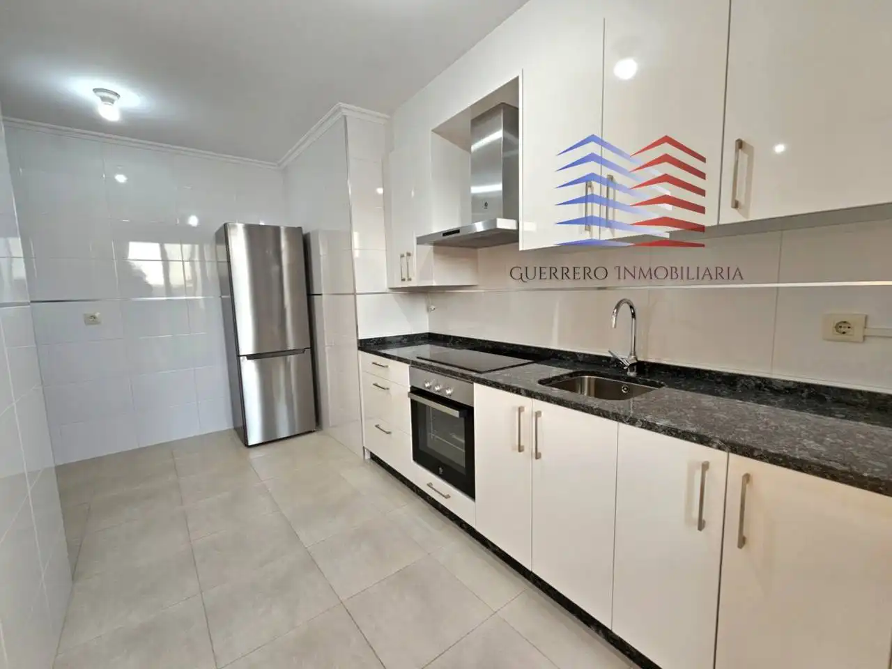 Küche von Wohnung zur Miete in Ourense Capital  mit Heizung, Parkett und Abstellraum