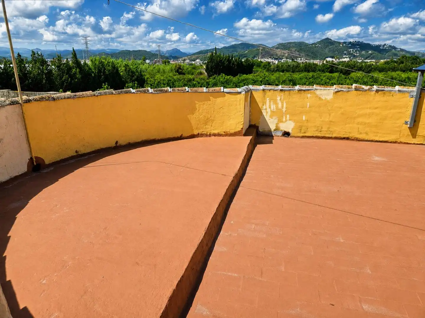 Terrasse von Haus oder Chalet zum Verkauf in Oliva mit Klimaanlage, Privatgarten und Terrasse