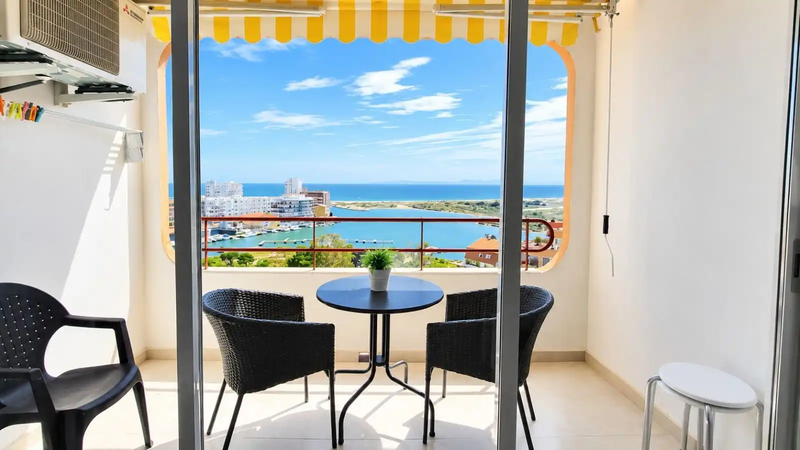 Flat with pool for sale in cap de ponent