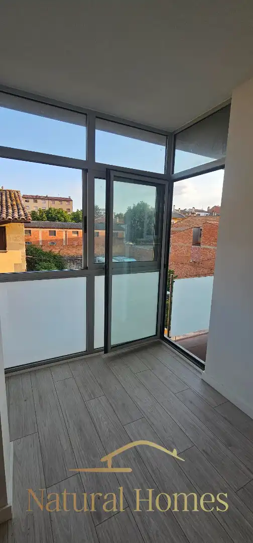 Terraza de Ático en venta en Santa Eugènia de Berga con Calefacción, Parquet y Terraza