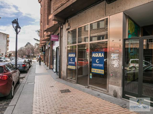 Local comercial en Alquiler en Avenida Portugal, 24 en Centro