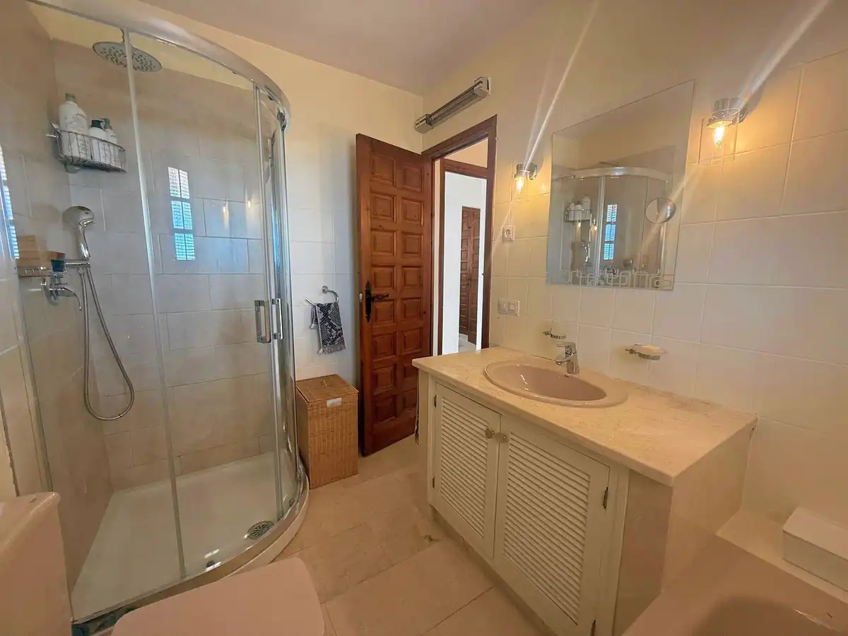 Baño de Casa adosada en venta en Mijas con Aire acondicionado, Calefacción y Jardín privado