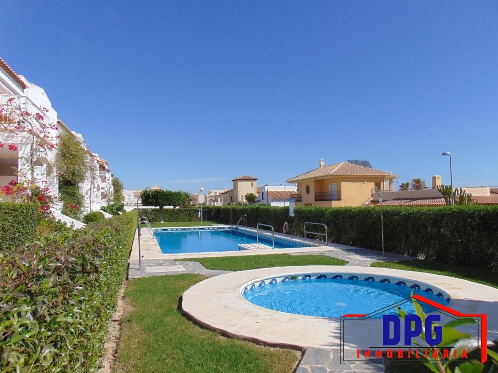 Piscina de Apartament de lloguer en Vera amb Aire condicionat, Terrassa i Moblat