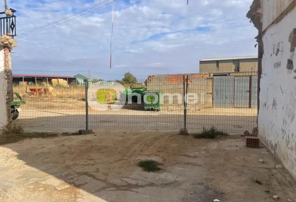 Casa adosada en venta en San Cristóbal de Entreviñas