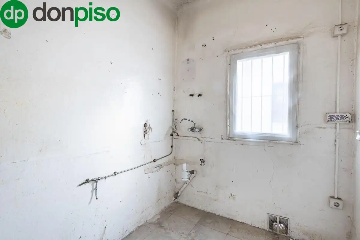 Bathroom of Houses for sale in Granada  with Terrace and Balcony