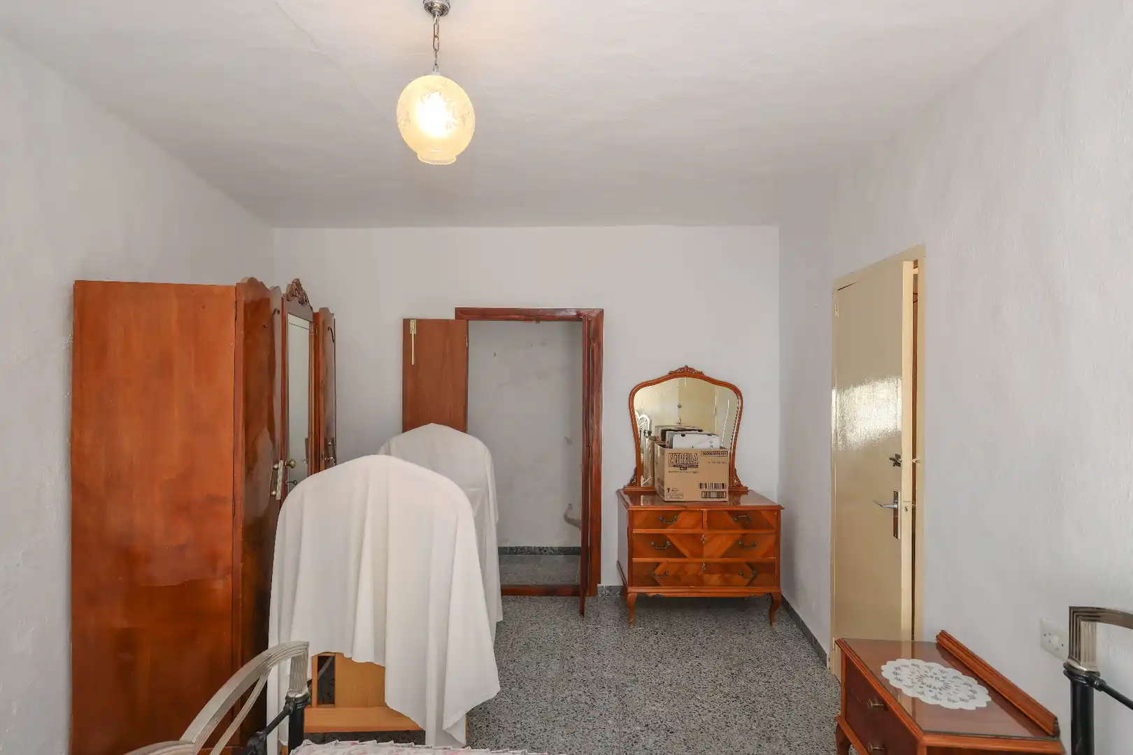 Dormitori de Casa o xalet en venda en Tolox