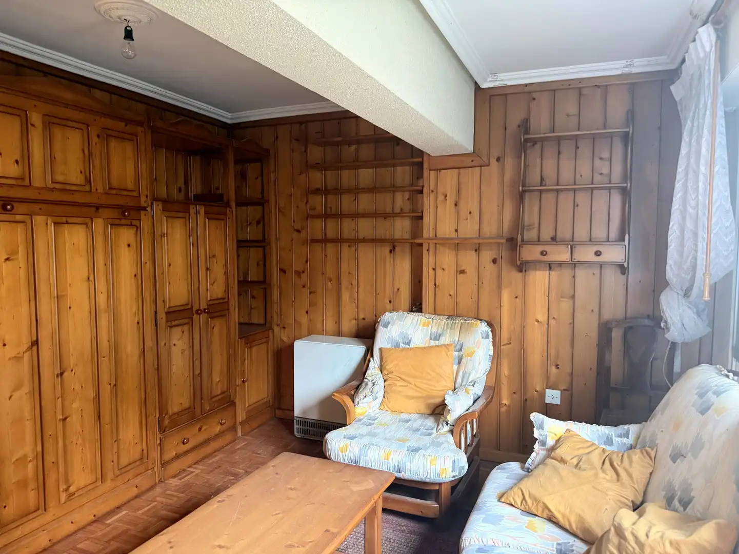 Sala de estar de Piso en venta en Aguilar de Campoo con Jardín privado, Parquet y Trastero