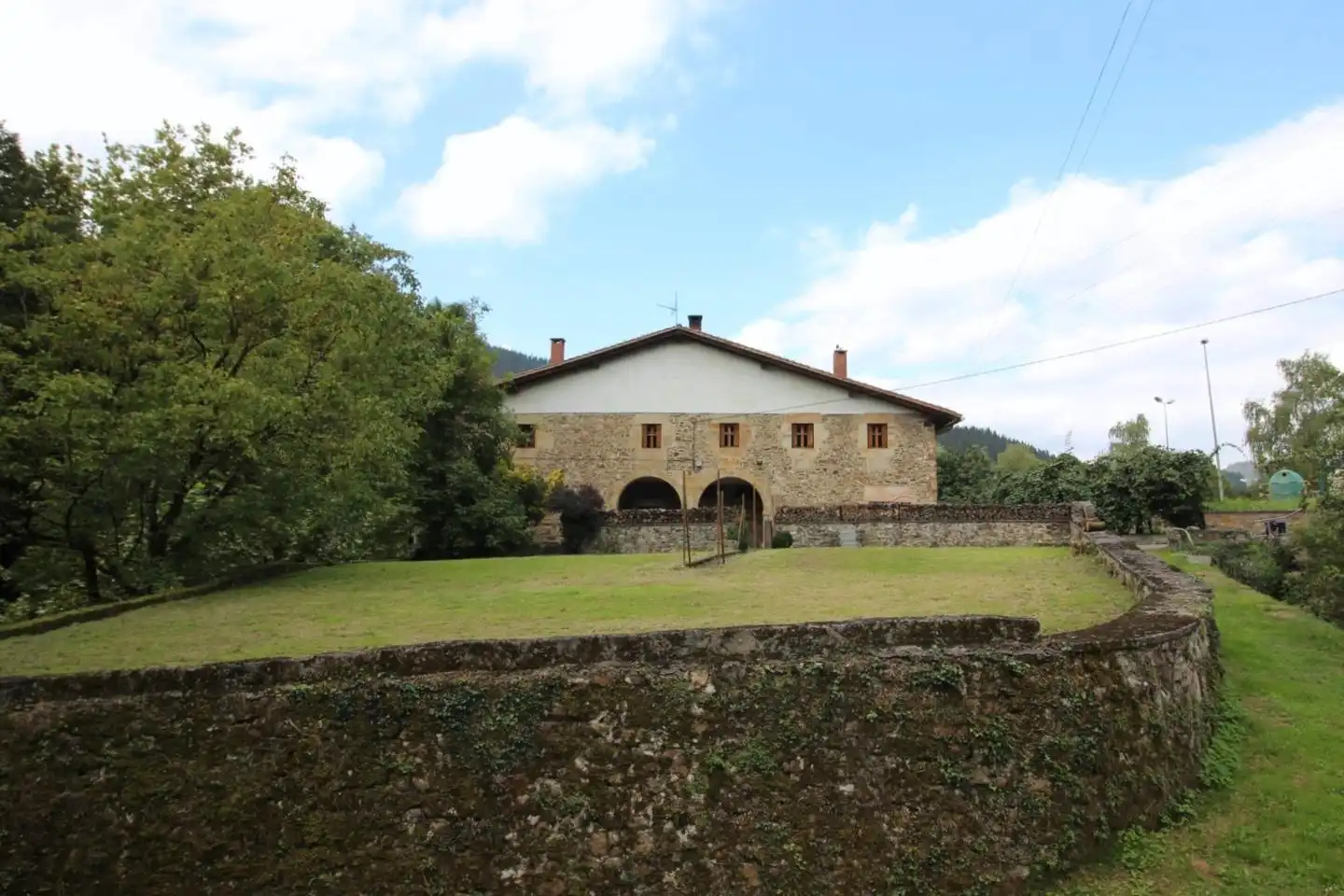 Vista exterior de Finca rústica en venta en Oñati con Calefacción, Jardín privado y Terraza