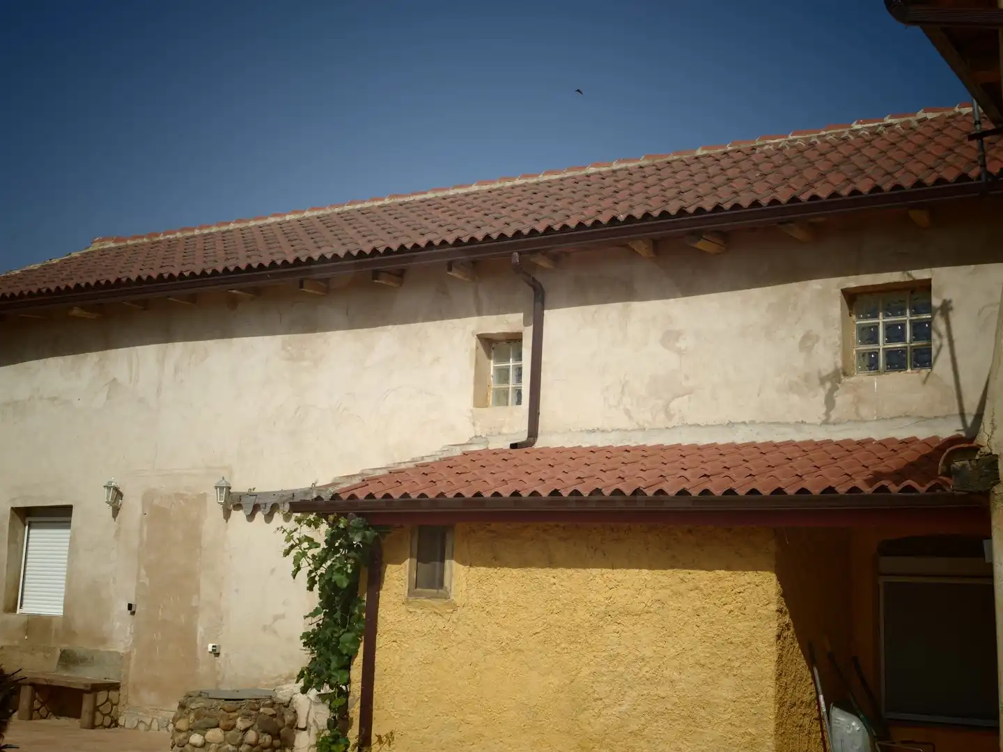 Vista exterior de Finca rústica en venda en Matadeón de los Oteros amb Calefacció