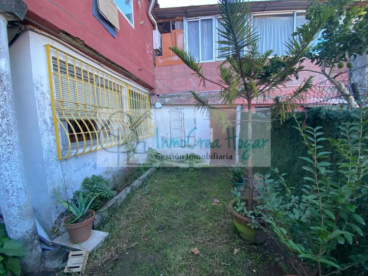 Garten von Einfamilien-Reihenhaus zum Verkauf in Vigo  mit Heizung, Terrasse und Abstellraum