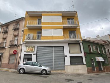 Mixto residencial en venta en Carrer Capità Cendra 13