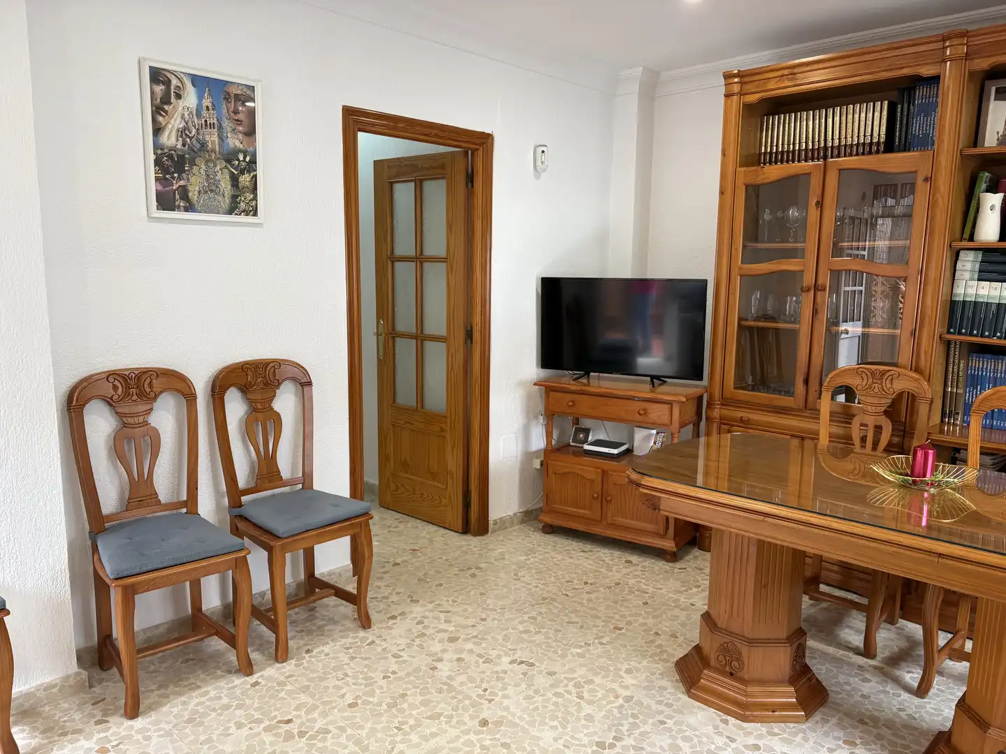 Sala d'estar de Casa adosada en venda en Punta Umbría amb Aire condicionat, Terrassa i Balcó