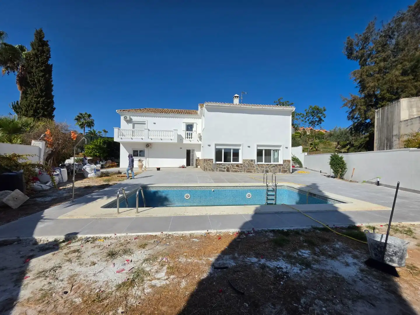 Vista exterior de Casa o xalet de lloguer en Marbella amb Jardí privat, Terrassa i Piscina
