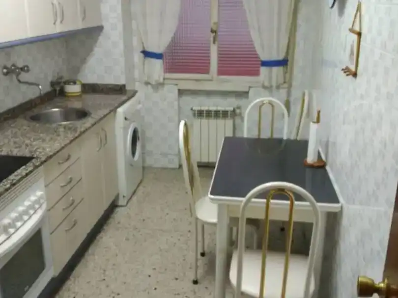 Cocina de Piso para compartir en Gijón  con Parquet, Amueblado y Balcón