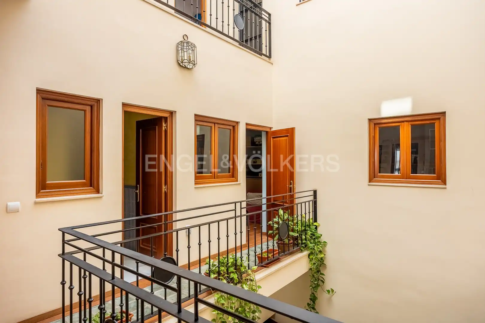 Exterior view of Houses for sale in Sevilla  with Air Conditioner, Heating and Storage room