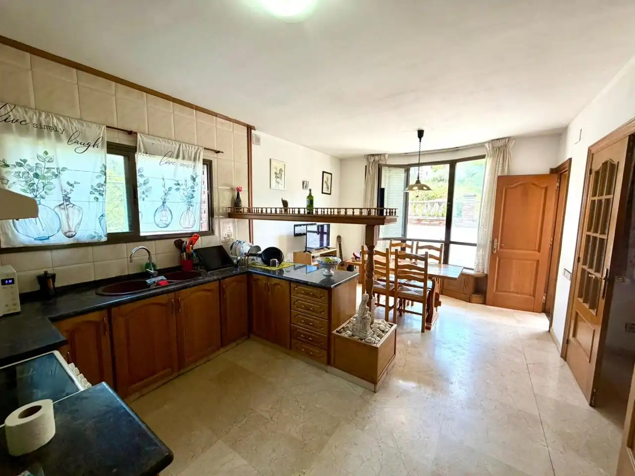 Cuina de Casa o xalet en venda en Montcada i Reixac amb Aire condicionat, Calefacció i Jardí privat