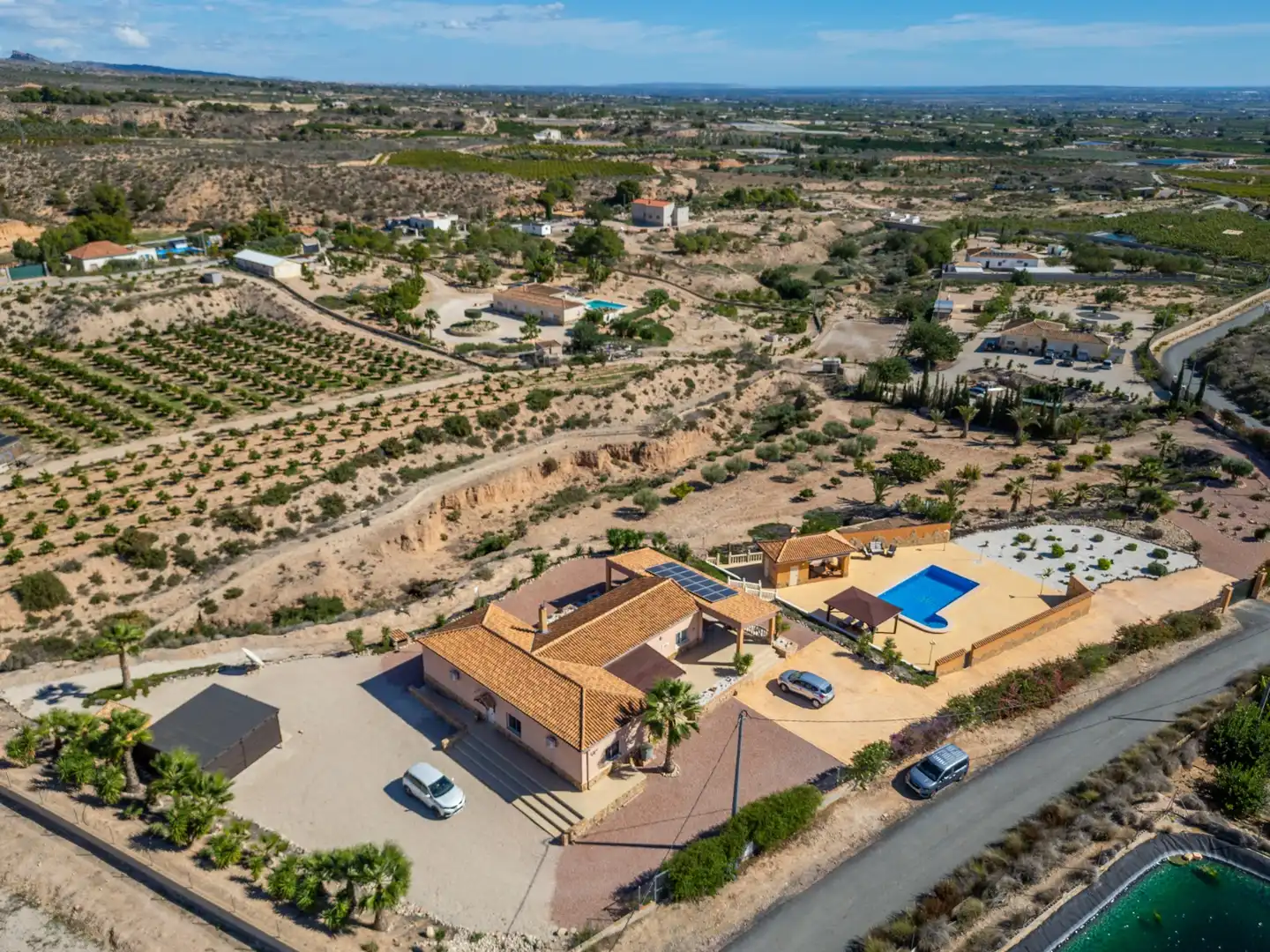 Vista exterior de Casa o xalet en venda en Albatera amb Aire condicionat, Calefacció i Jardí privat