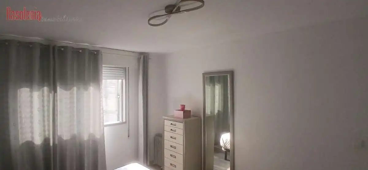 Habitación de Piso en venta en Cambre  con Calefacción, Trastero y Amueblado