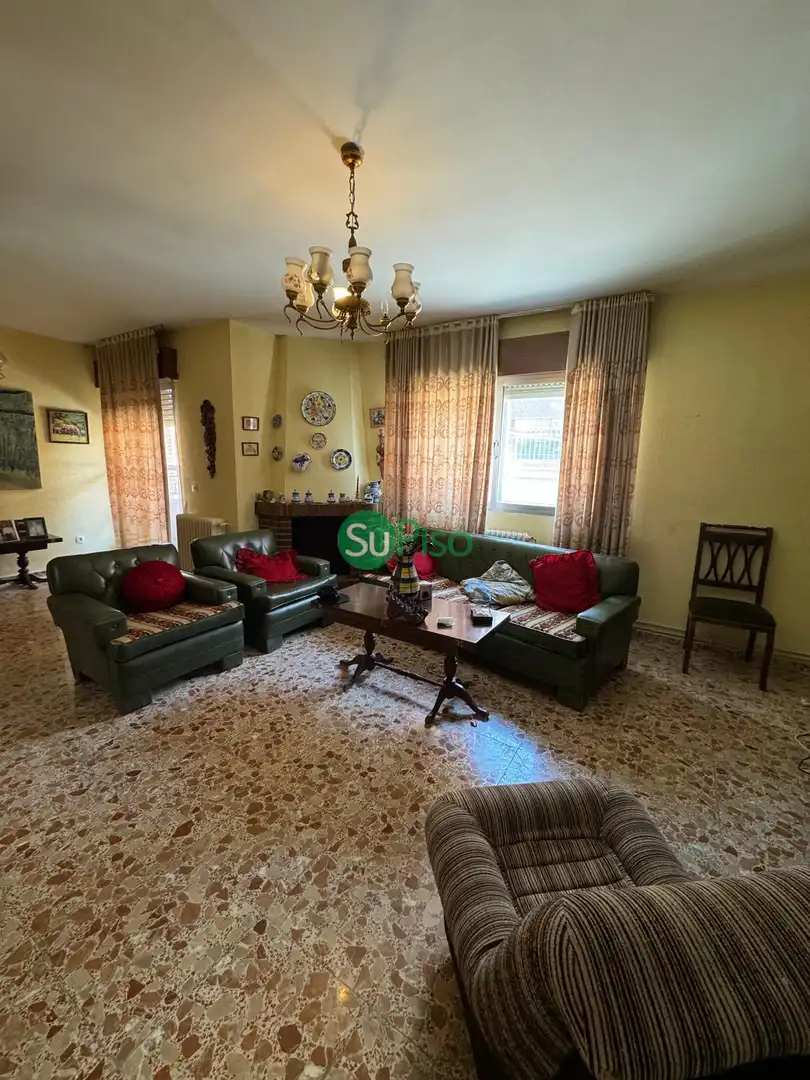 Casa adosada en venta en Avenida Rufino Rubio, 9, Yeles