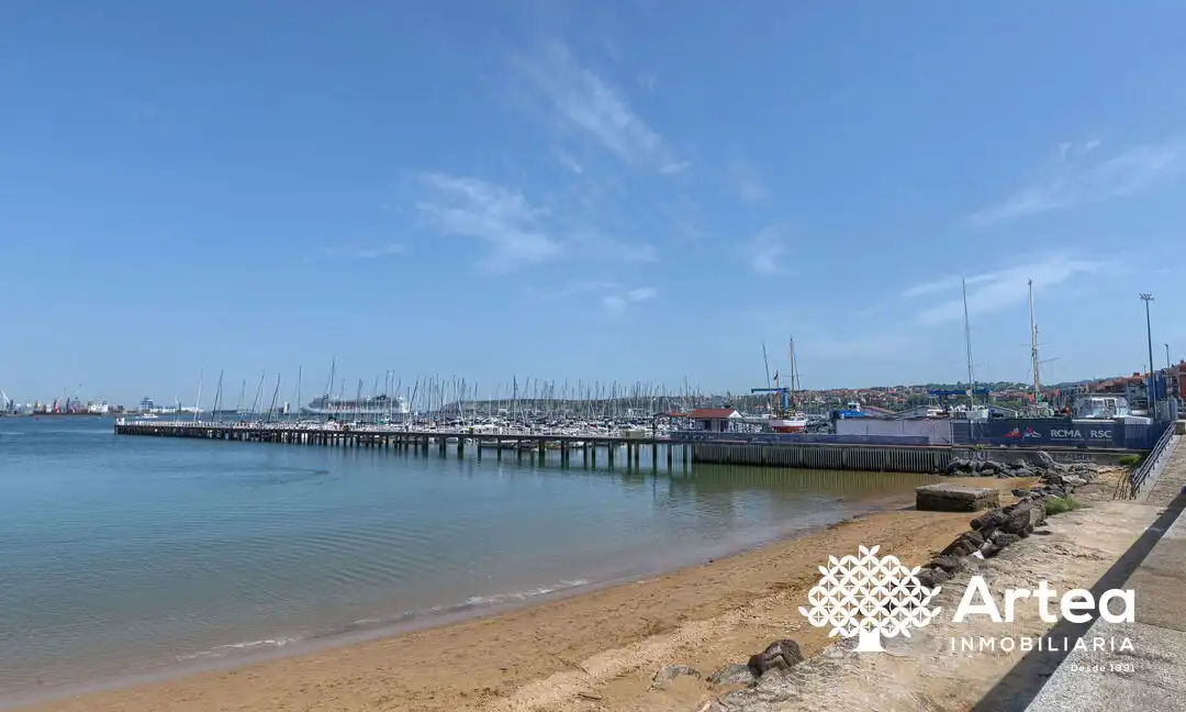Parking de Piso en venta en Getxo  con Calefacción, Trastero y Balcón