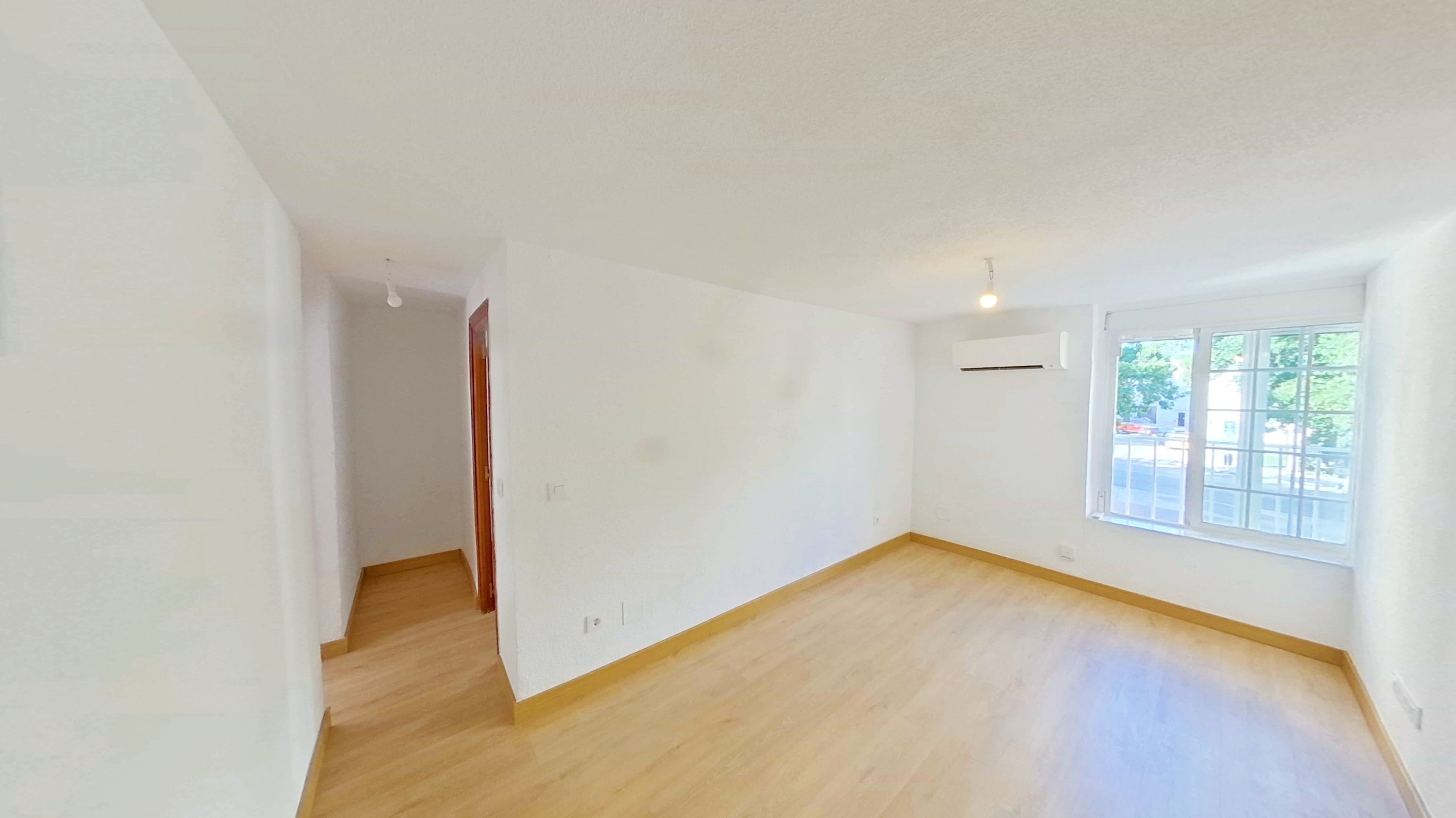 Living room of Flat to rent in  Madrid Capital  with Air Conditioner, Oven and Pets allowed