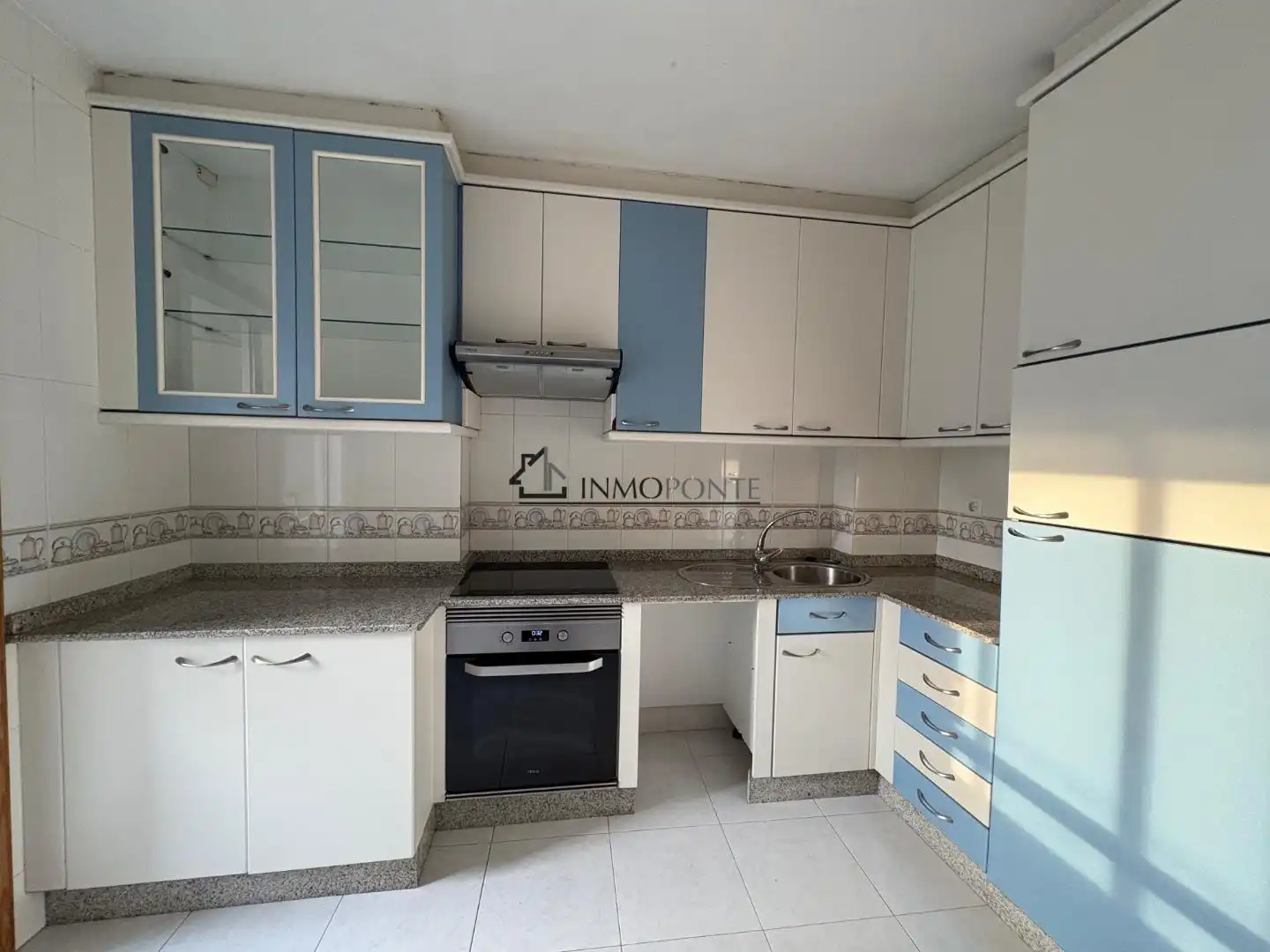 Küche von Wohnung zum Verkauf in Pontevedra Capital 