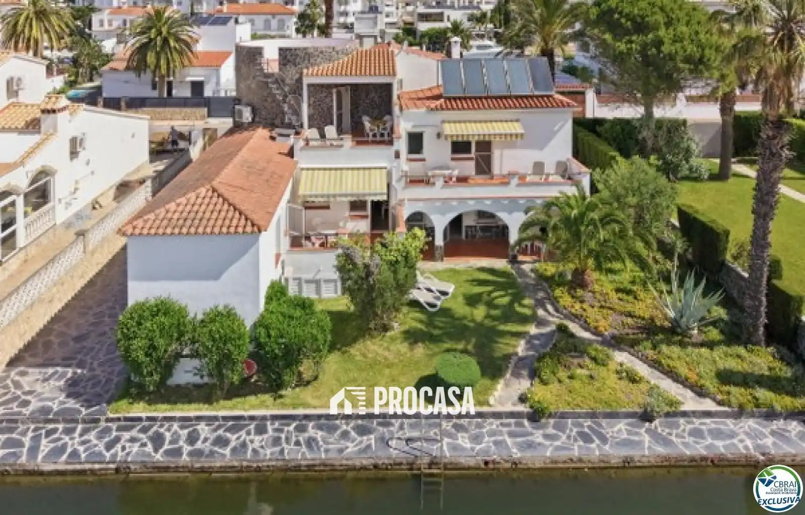 Vista exterior de Casa o xalet en venda en Roses amb Aire condicionat