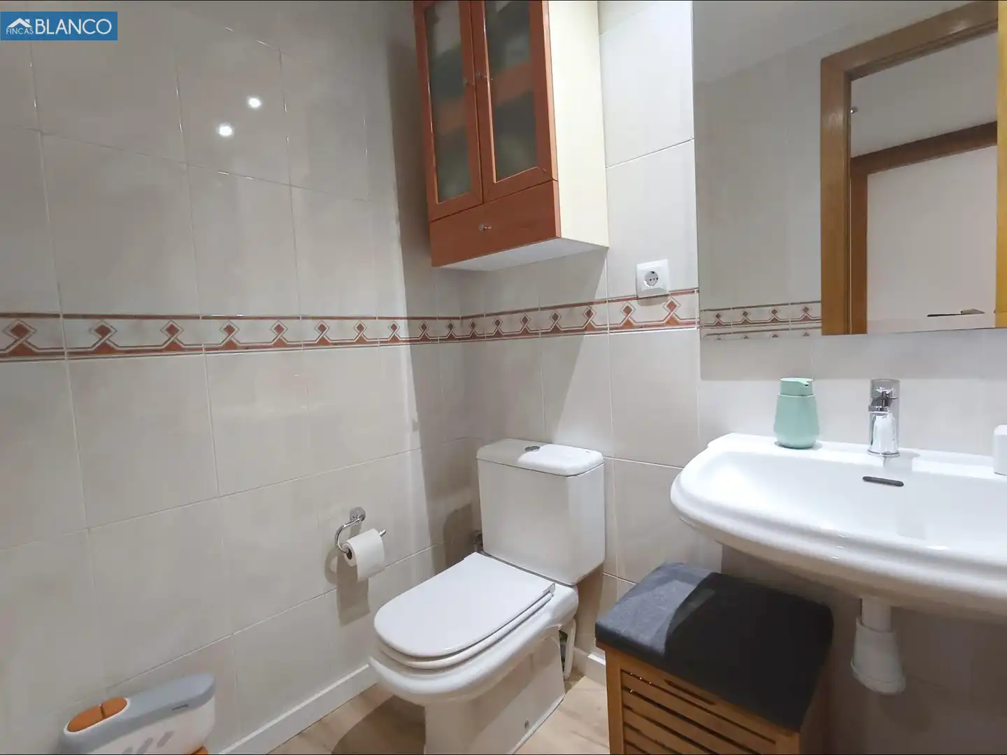 Bathroom of Houses for sale in L'Hospitalet de Llobregat  with Air Conditioner, Heating and Terrace