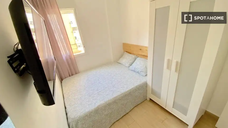 Habitación de Piso de alquiler en Sevilla con Aire acondicionado, Calefacción y Amueblado
