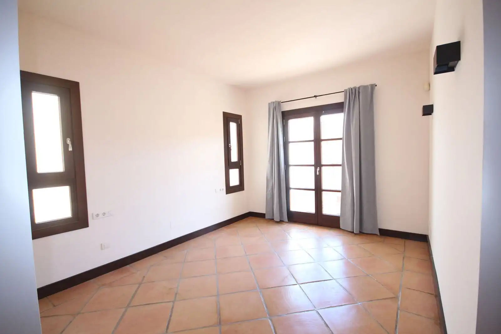 Casa adosada de lloguer en Benahavís amb Aire condicionat, Terrassa i Traster