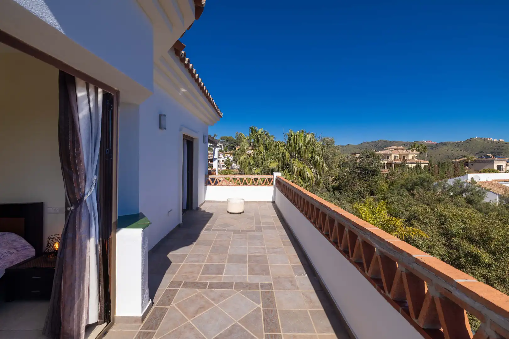 Terrassa de Casa o xalet en venda en Marbella amb Aire condicionat, Jardí privat i Terrassa