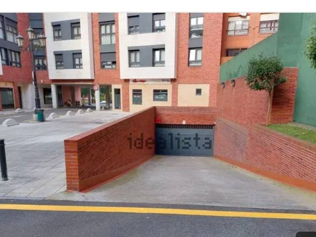 Garaje en Alquiler en Calle Helechos, 3 en Milán - Pumarín