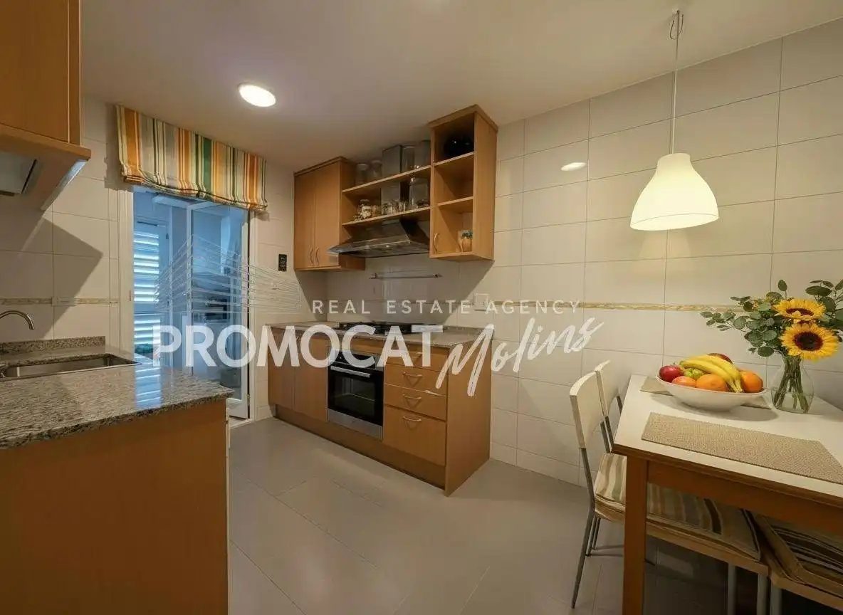 Cocina de Piso en venta en Molins de Rei con Aire acondicionado, Trastero y Piscina comunitaria