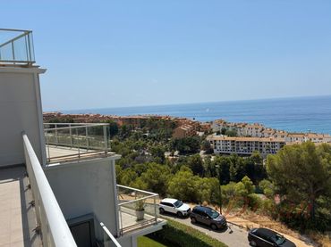 Apartament amb piscina de lloguer a babord