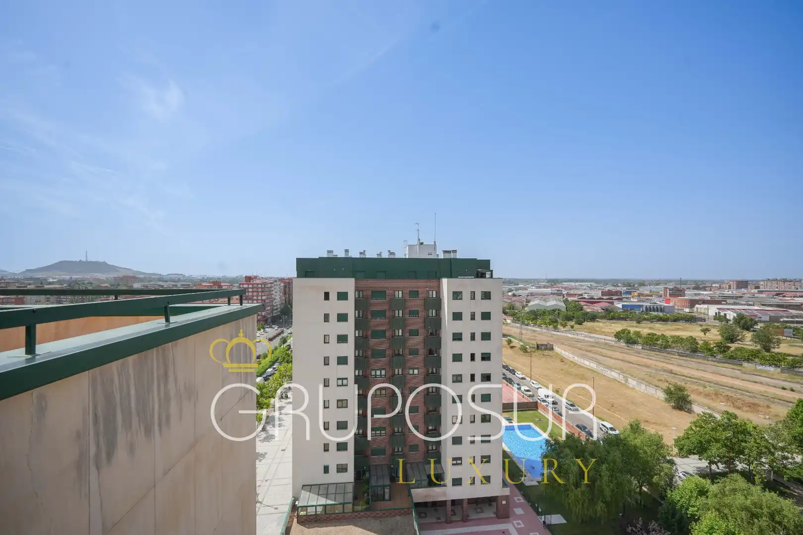 Vista exterior de Àtic en venda en Valladolid amb Calefacció, Parquet i Terrassa