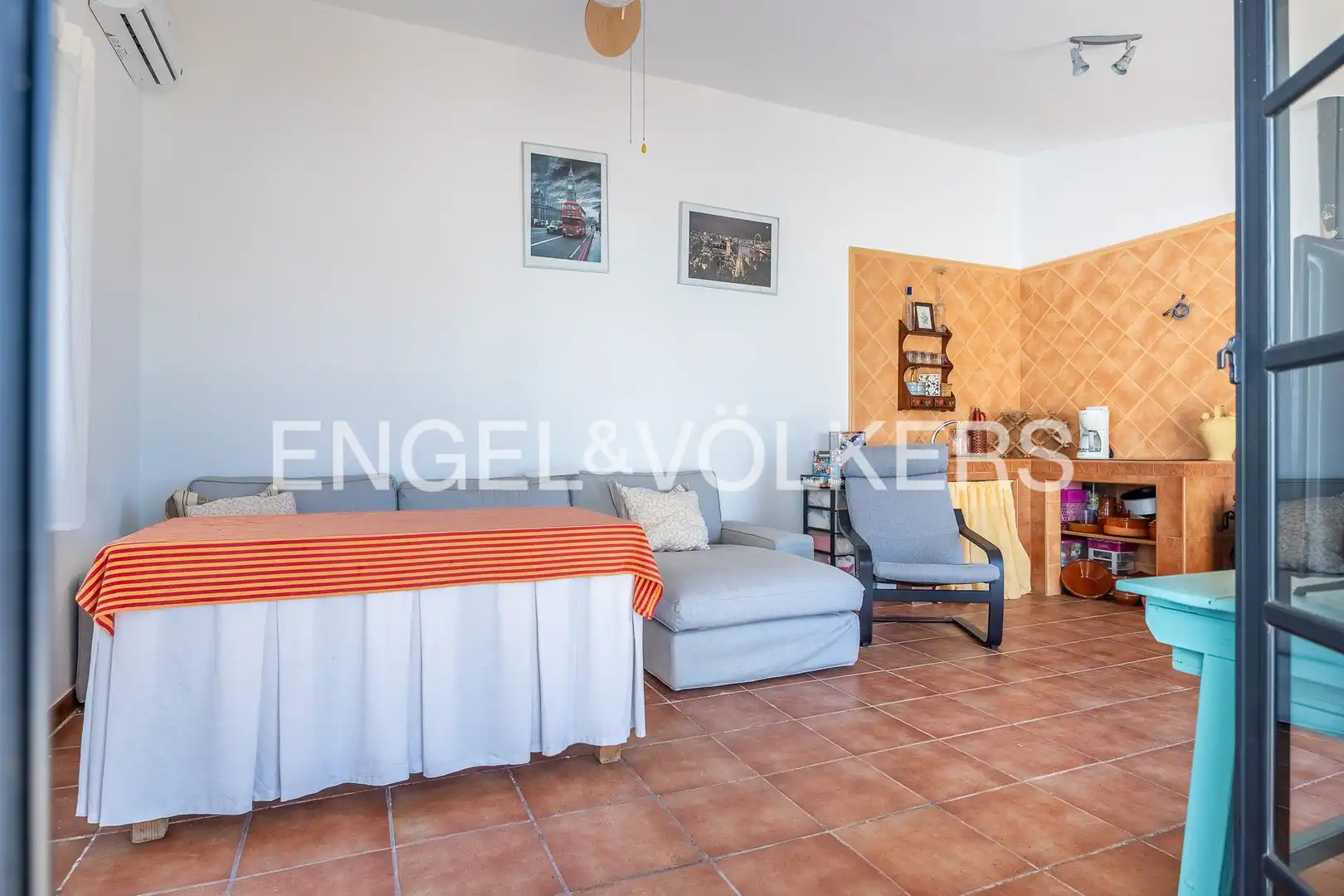 Sala de estar de Casa o chalet en venta en Castilleja del Campo con Aire acondicionado, Calefacción y Jardín privado