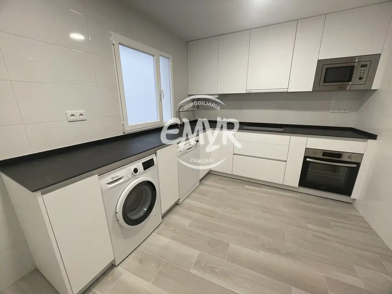 Kitchen of Flat for rent in Zamora Capital   with Heating, Furnished and Balcony