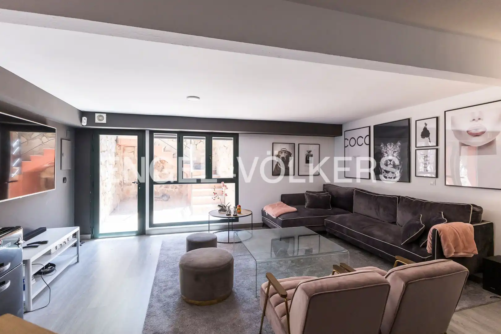 Sala d'estar de Casa adosada en venda en Boadilla del Monte amb Aire condicionat, Calefacció i Jardí privat