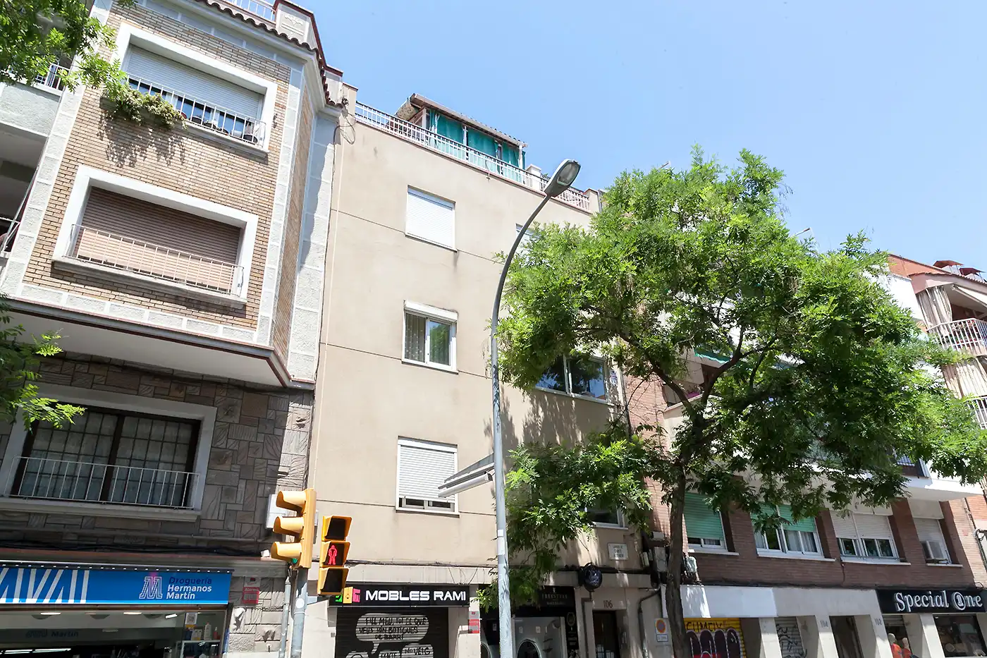 Vista exterior de Piso en venta en Barcelona con Aire acondicionado, Calefacción y Terraza