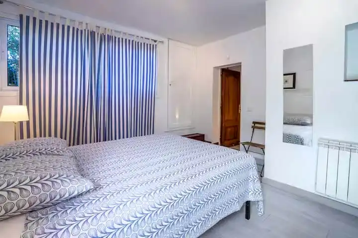 Dormitori de Casa adosada en venda en Roses amb Jardí privat, Terrassa i Piscina