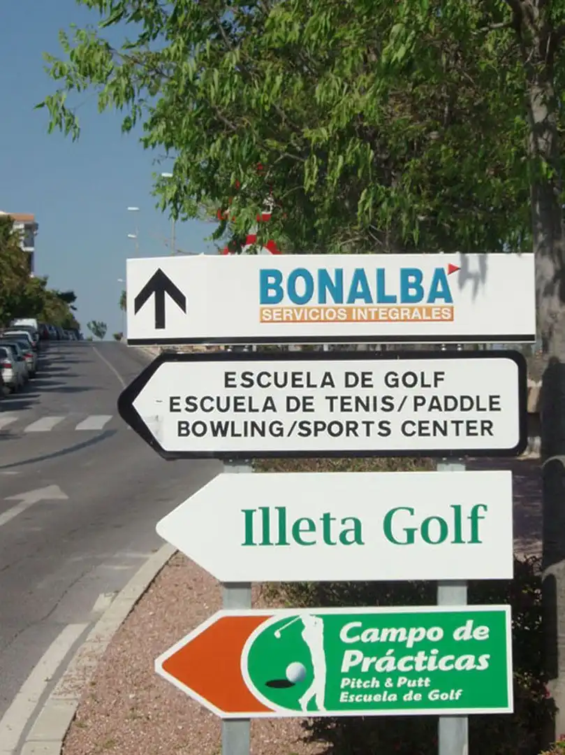 Vista exterior de Casa o xalet de lloguer en Mutxamel amb Aire condicionat, Calefacció i Jardí privat
