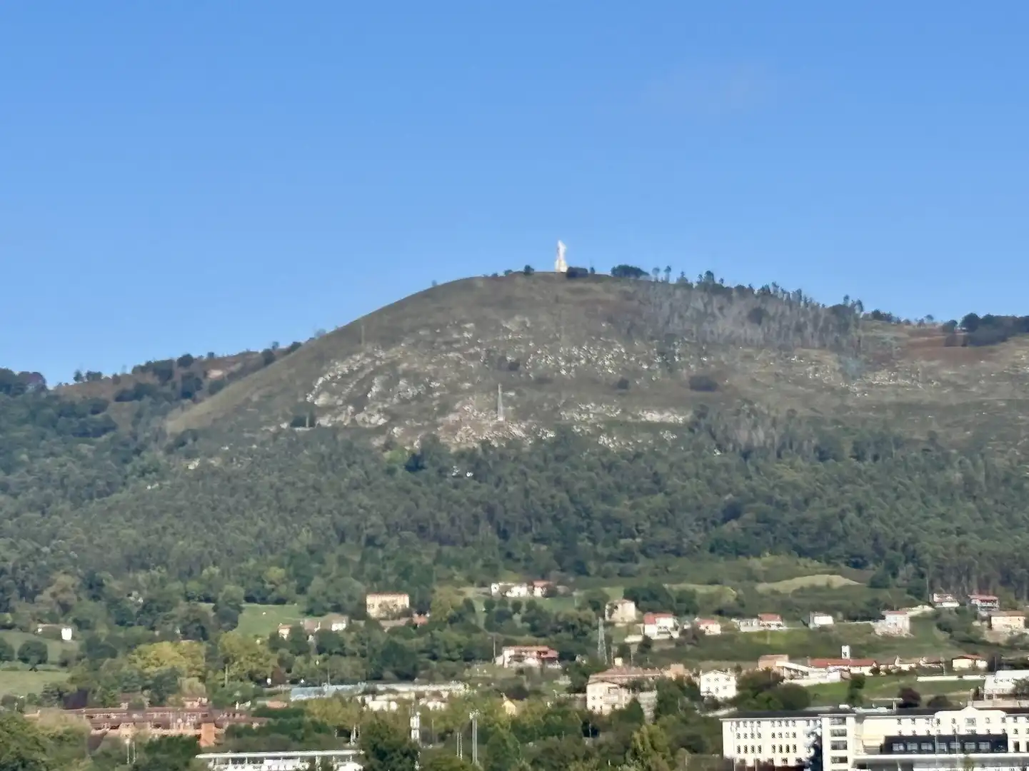 Vista exterior de Piso en venta en Oviedo  con Calefacción, Jardín privado y Parquet