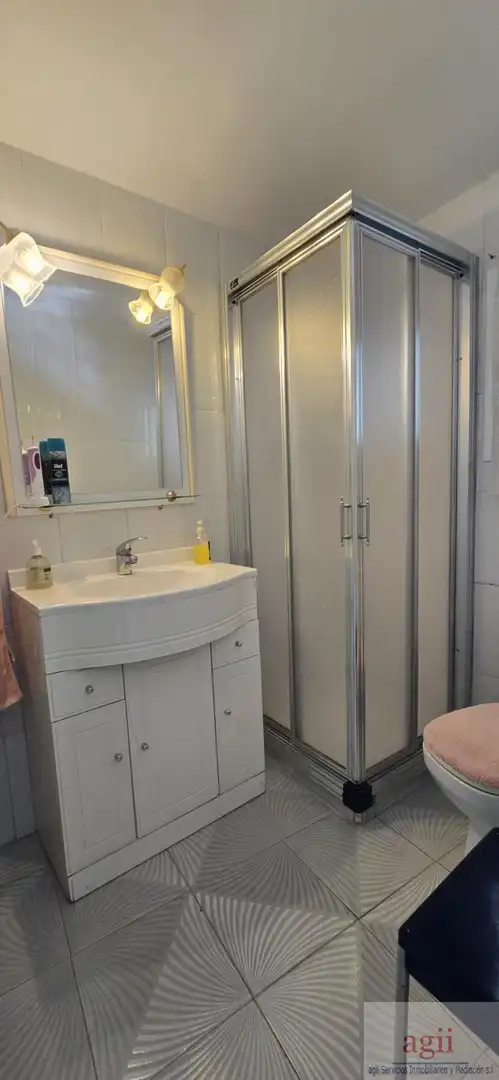 Bathroom of Houses for sale in Villalba del Rey  with Heating, Terrace and Furnished