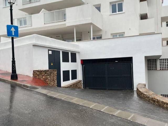 Garaje en Alquiler en Calle Pensamiento, 54 en Torreblanca del Sol