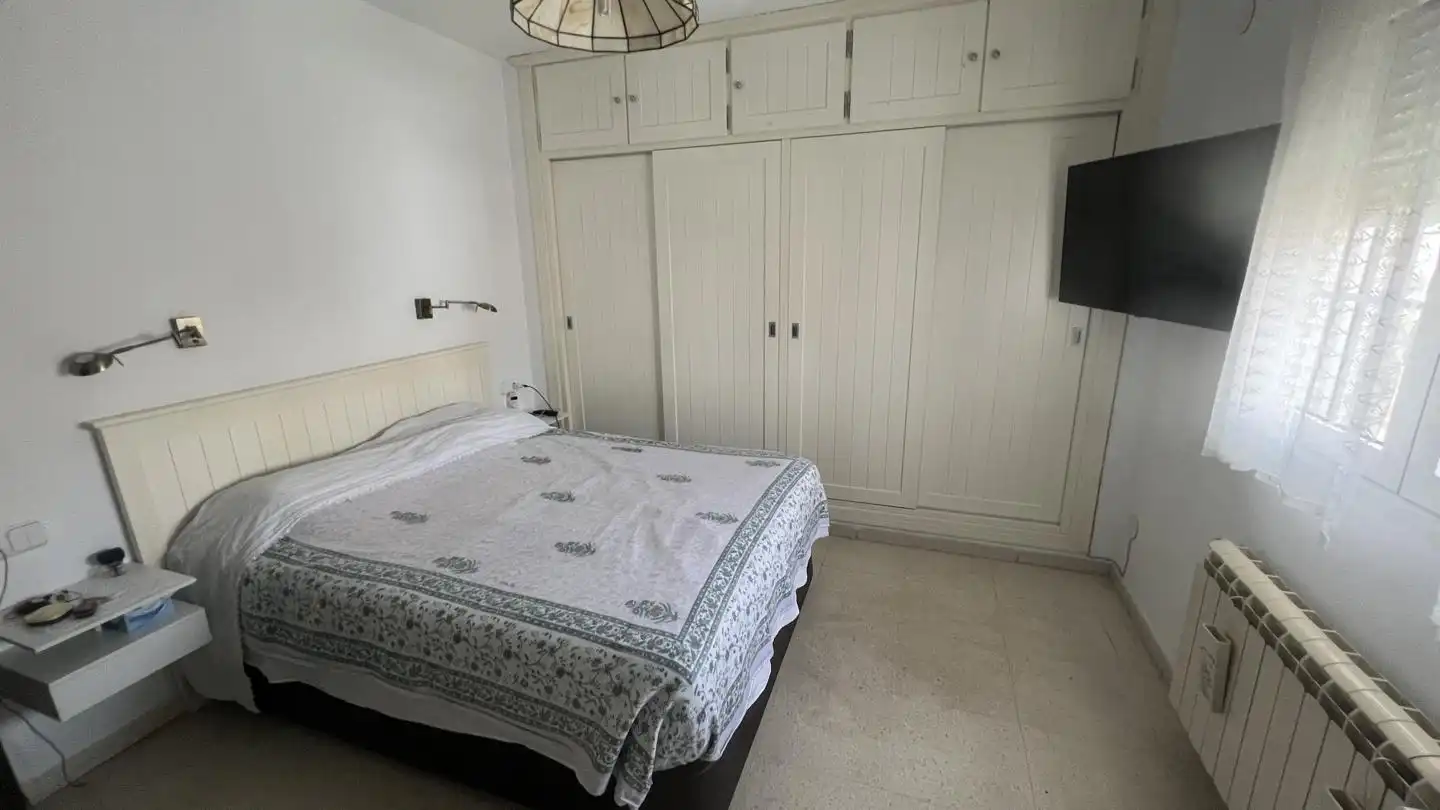 Dormitori de Casa o xalet en venda en Montequinto amb Jardí privat, Terrassa i Piscina comunitària