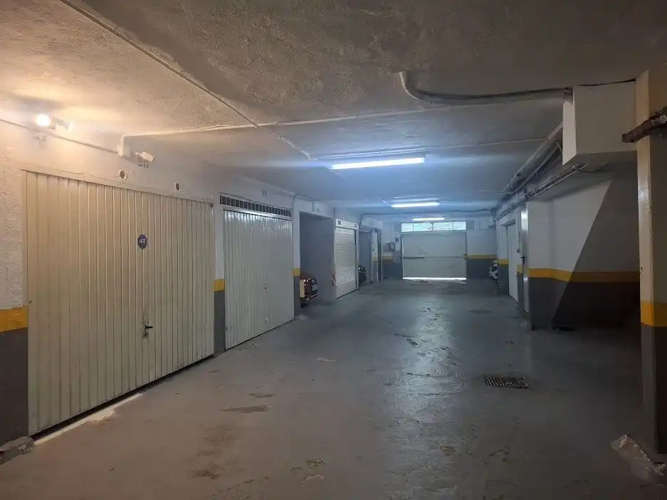 Parking de Apartamento en venta en Marbella con Jardín privado, Amueblado y Alarma